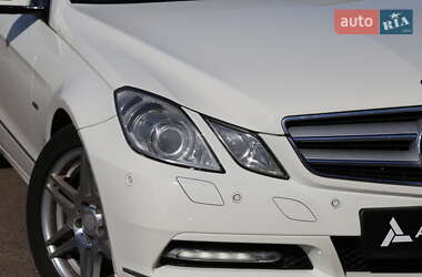 Купе Mercedes-Benz E-Class 2011 в 