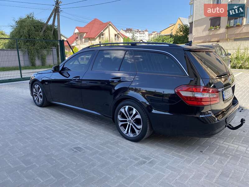 Універсал Mercedes-Benz E-Class 2011 в Івано-Франківську