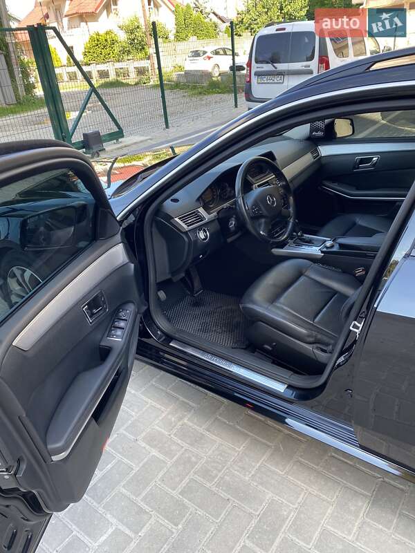 Універсал Mercedes-Benz E-Class 2011 в Івано-Франківську