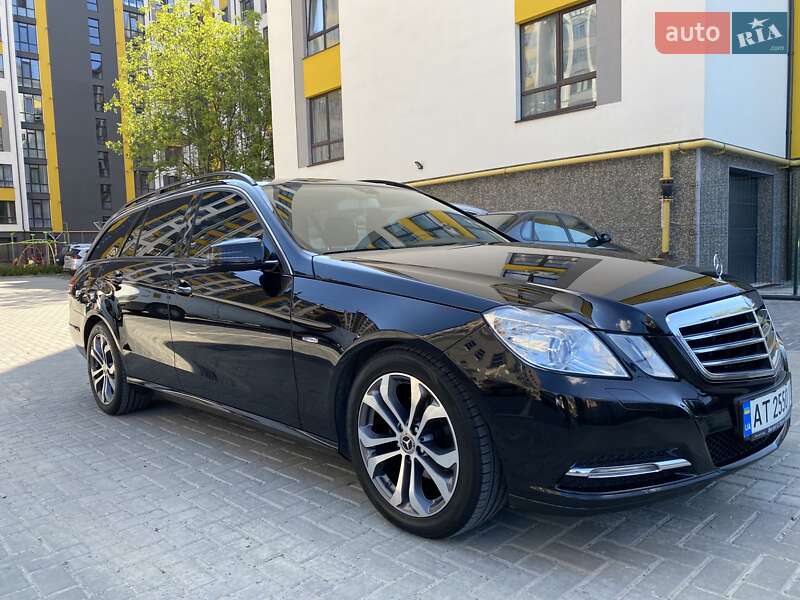 Універсал Mercedes-Benz E-Class 2011 в Івано-Франківську