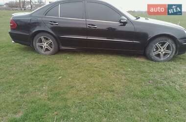 Седан Mercedes-Benz E-Class 2002 в 
