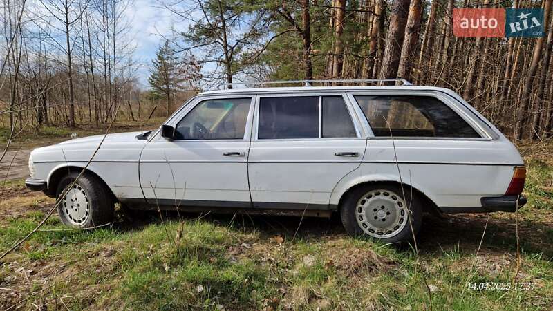 Универсал Mercedes-Benz E-Class 1985 в 