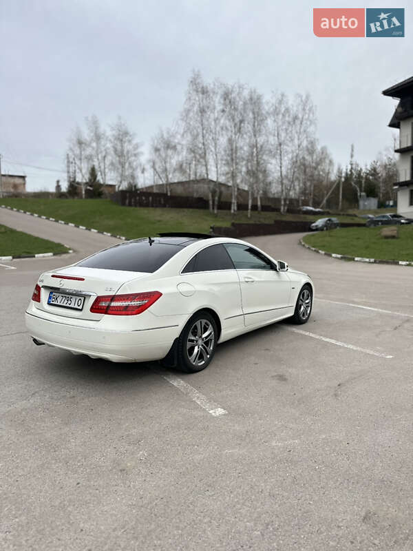 Купе Mercedes-Benz E-Class 2011 в Ровно фото 3 Купе Mercedes-Benz E-Class 2011 в Ровно