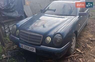Седан Mercedes-Benz E-Class 1995 в 