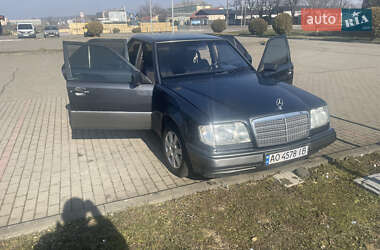 Седан Mercedes-Benz E-Class 1993 в 