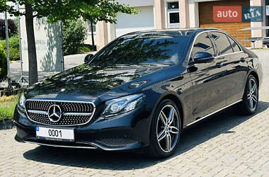 Седан Mercedes-Benz E-Class 2017 в 