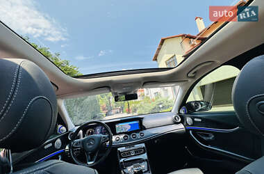 Седан Mercedes-Benz E-Class 2017 в 