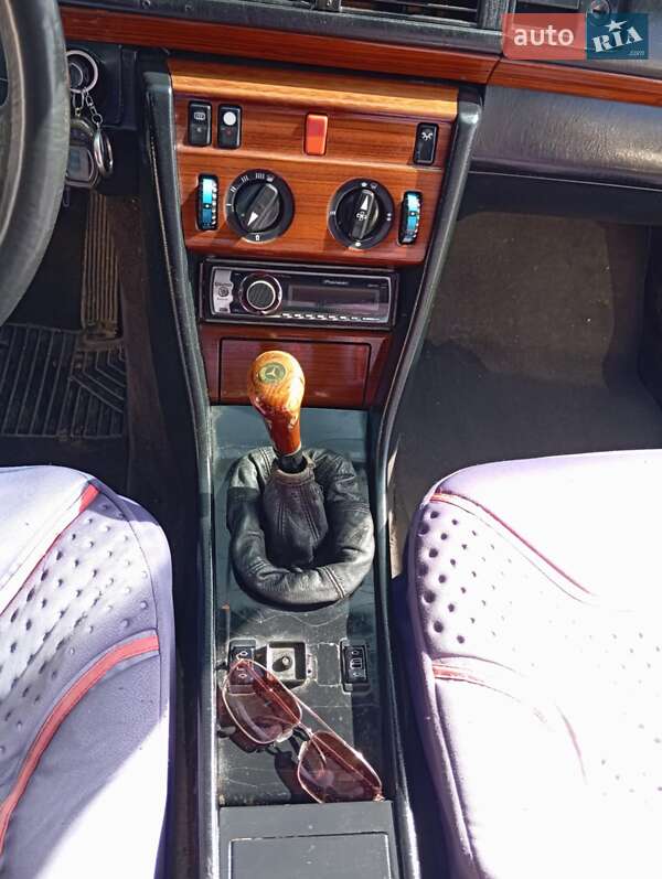 Седан Mercedes-Benz E-Class 1992 в Івано-Франківську фото 9 Седан Mercedes-Benz E-Class 1992 в Івано-Франківську
