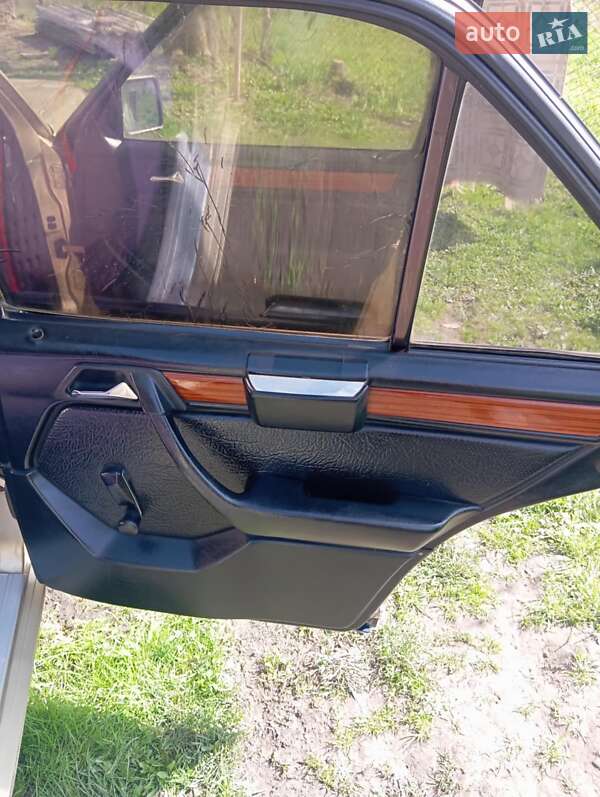 Седан Mercedes-Benz E-Class 1992 в Івано-Франківську фото 12 Седан Mercedes-Benz E-Class 1992 в Івано-Франківську