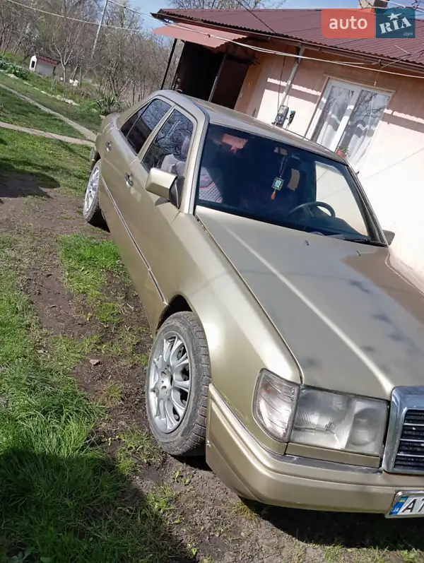 Mercedes-Benz E-Class 1992