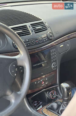 Седан Mercedes-Benz E-Class 2003 в 