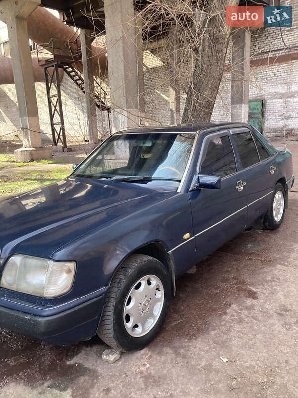 Седан Mercedes-Benz E-Class 1987 в Кривом Роге