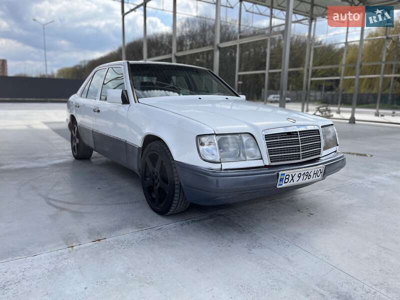 Mercedes-Benz E-Class 1989