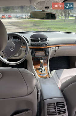 Седан Mercedes-Benz E-Class 2004 в 
