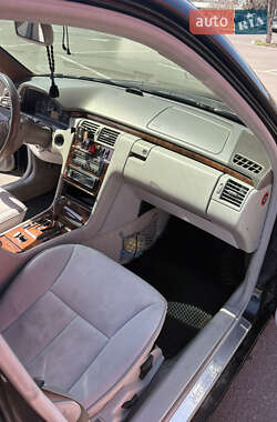 Седан Mercedes-Benz E-Class 1999 в 