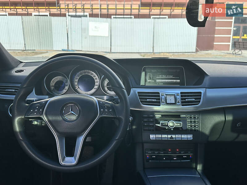 Седан Mercedes-Benz E-Class 2013 в Умані