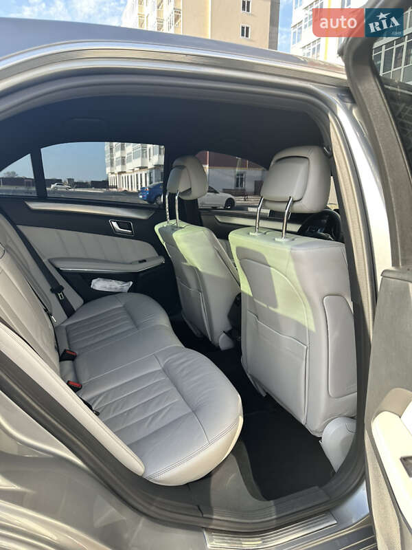 Седан Mercedes-Benz E-Class 2013 в Умані