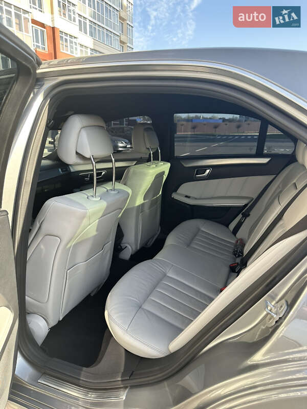 Седан Mercedes-Benz E-Class 2013 в Умані