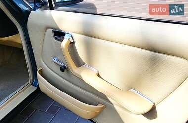 Седан Mercedes-Benz E-Class 1980 в 