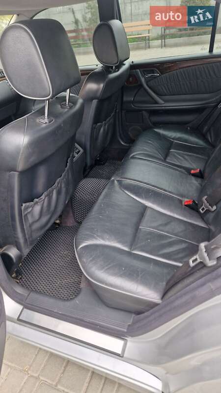 Седан Mercedes-Benz E-Class 2000 в Одесі