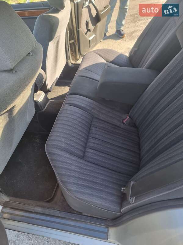 Седан Mercedes-Benz E-Class 1995 в Коростишеві