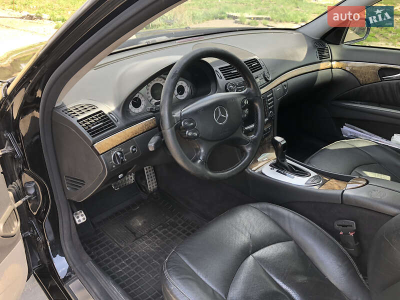 Седан Mercedes-Benz E-Class 2005 в Львові