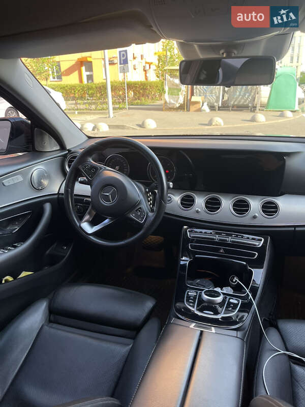 Универсал Mercedes-Benz E-Class 2016 в Киеве