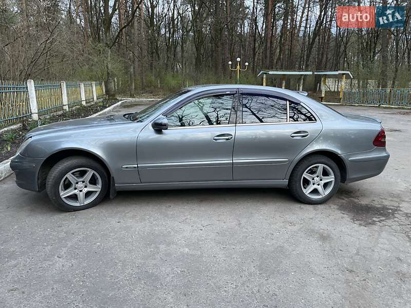 Седан Mercedes-Benz E-Class 2005 в Сокале