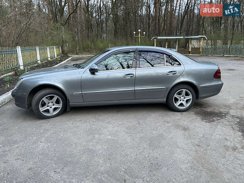 Седан Mercedes-Benz E-Class 2005 в Сокале