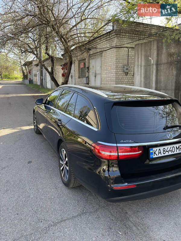 Универсал Mercedes-Benz E-Class 2016 в Киеве
