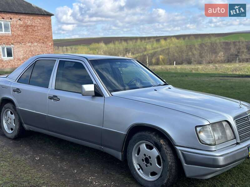 Седан Mercedes-Benz E-Class 1995 в Рогатині