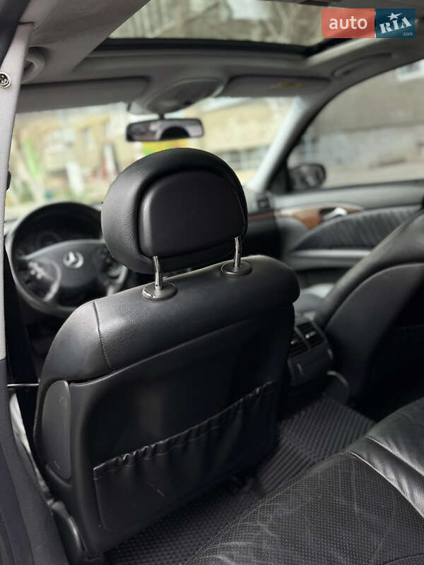 Седан Mercedes-Benz E-Class 2004 в Николаеве