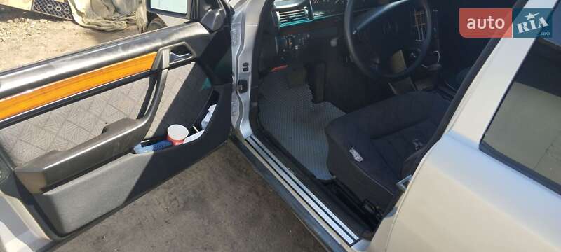 Седан Mercedes-Benz E-Class 1994 в Боярці