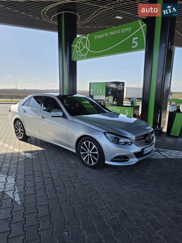 Седан Mercedes-Benz E-Class 2013 в Умані