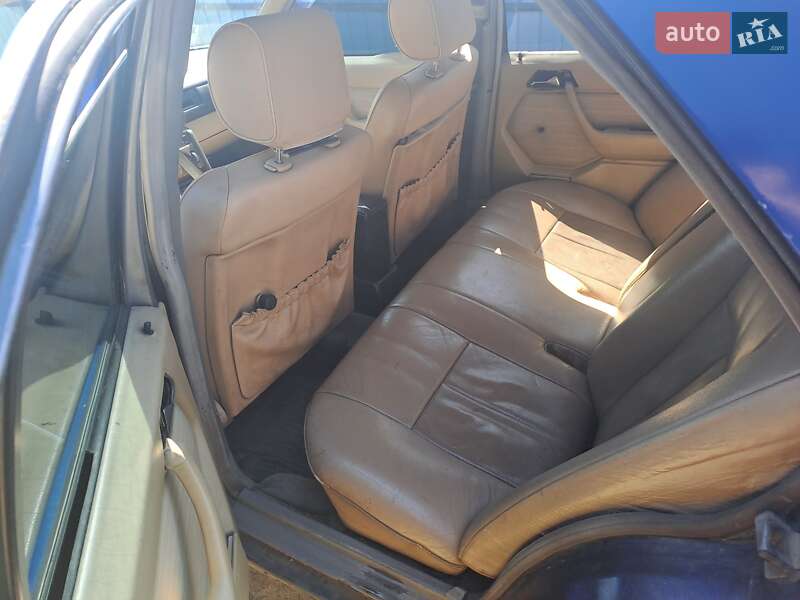 Седан Mercedes-Benz E-Class 1985 в Подільську