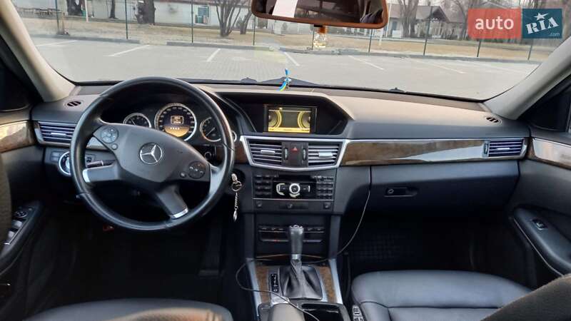 Седан Mercedes-Benz E-Class 2011 в Запоріжжі