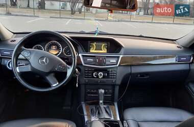 Седан Mercedes-Benz E-Class 2011 в 