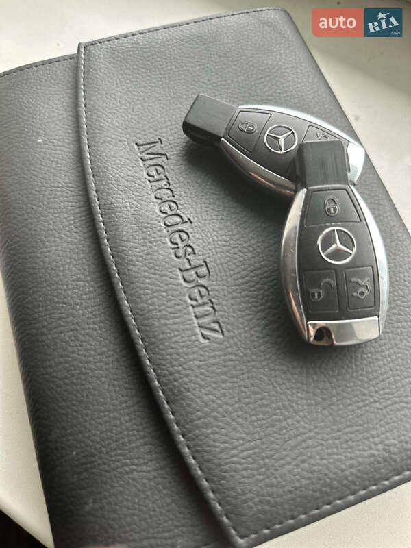 Седан Mercedes-Benz E-Class 2012 в Хусті