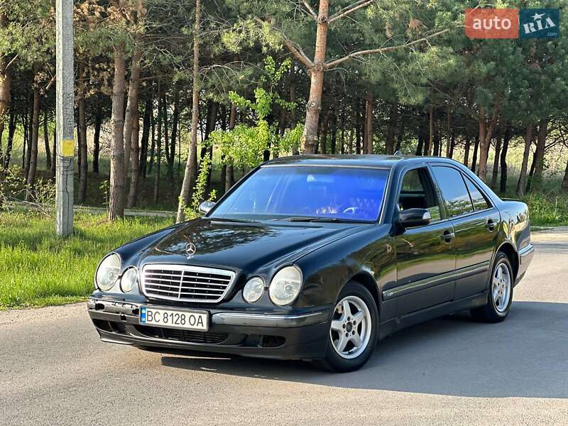 Седан Mercedes-Benz E-Class 2000 в 