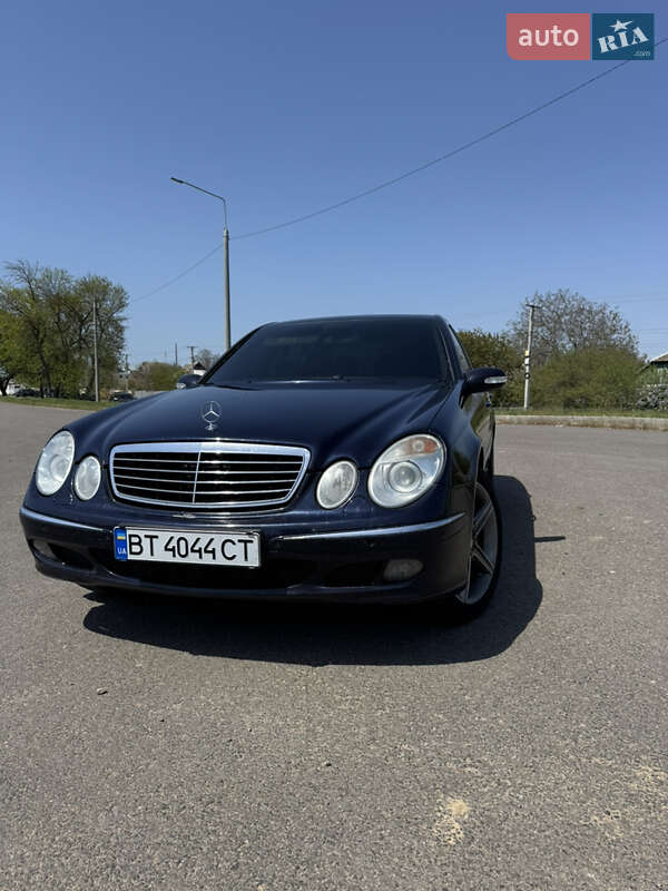 Седан Mercedes-Benz E-Class 2005 в 