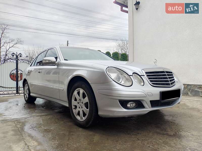 Седан Mercedes-Benz E-Class 2007 в Черновцах