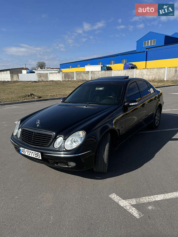 Седан Mercedes-Benz E-Class 2002 в Хмельнике фото 30 Седан Mercedes-Benz E-Class 2002 в Хмельнике