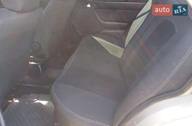 Седан Mercedes-Benz E-Class 1985 в 