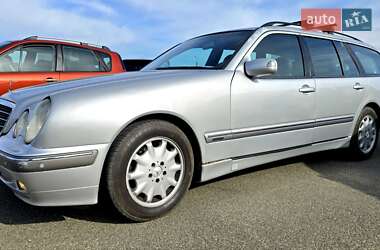 Универсал Mercedes-Benz E-Class 2001 в 