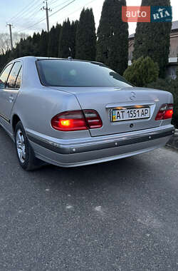 Седан Mercedes-Benz E-Class 2001 в 