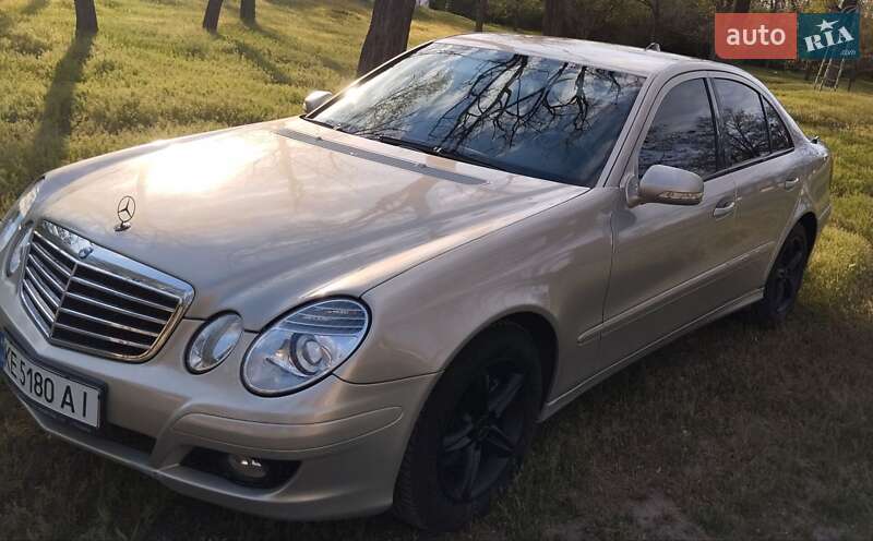 Седан Mercedes-Benz E-Class 2007 в Широкій Дачі