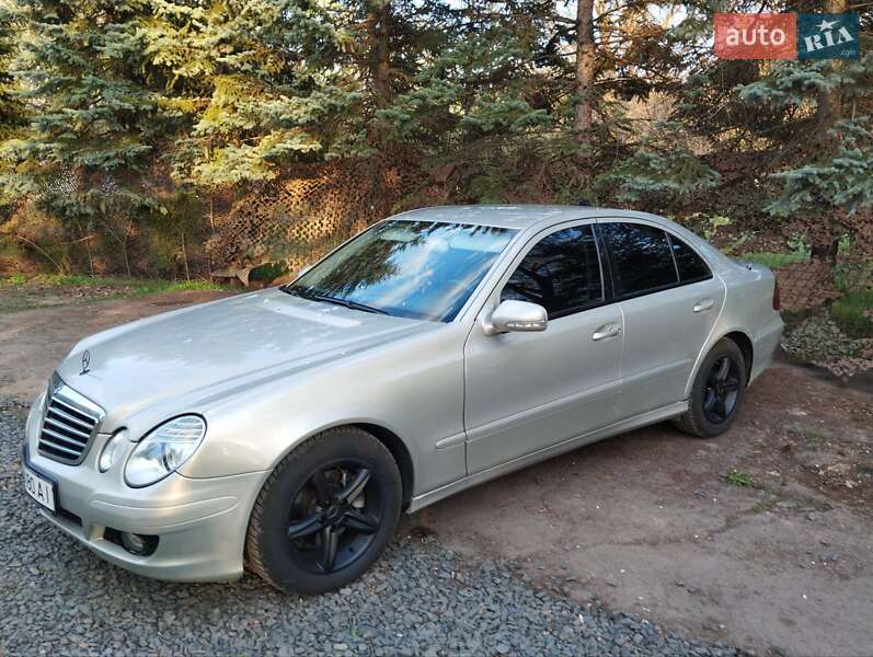 Седан Mercedes-Benz E-Class 2007 в Широкій Дачі