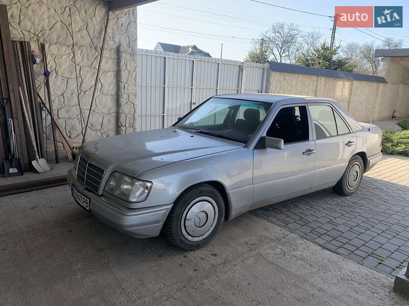 Mercedes-Benz E-Class 1994