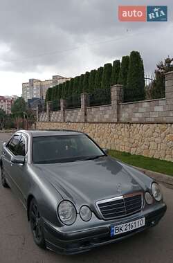 Седан Mercedes-Benz E-Class 2000 в 