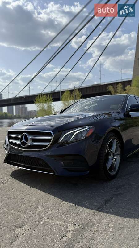 Седан Mercedes-Benz E-Class 2017 в 